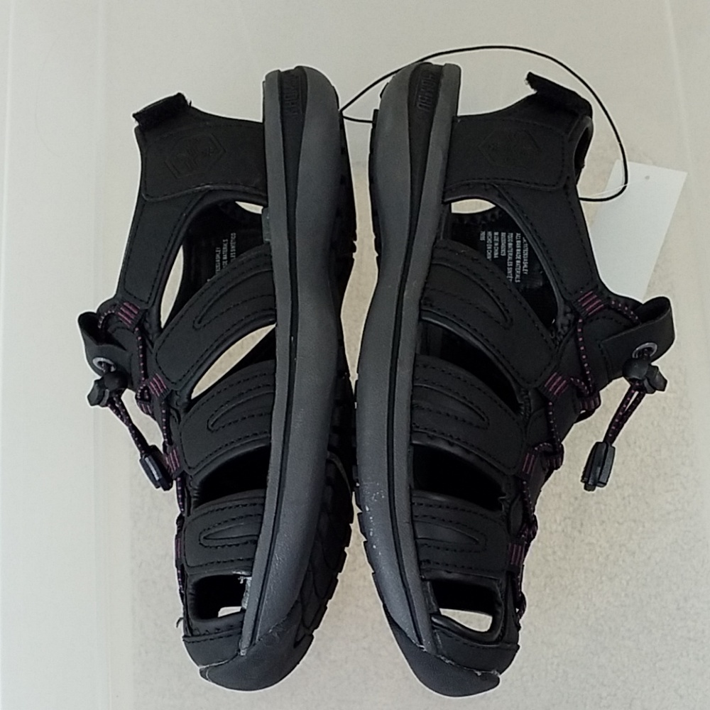 KHOMBU Beach Sandal Women's Black New.